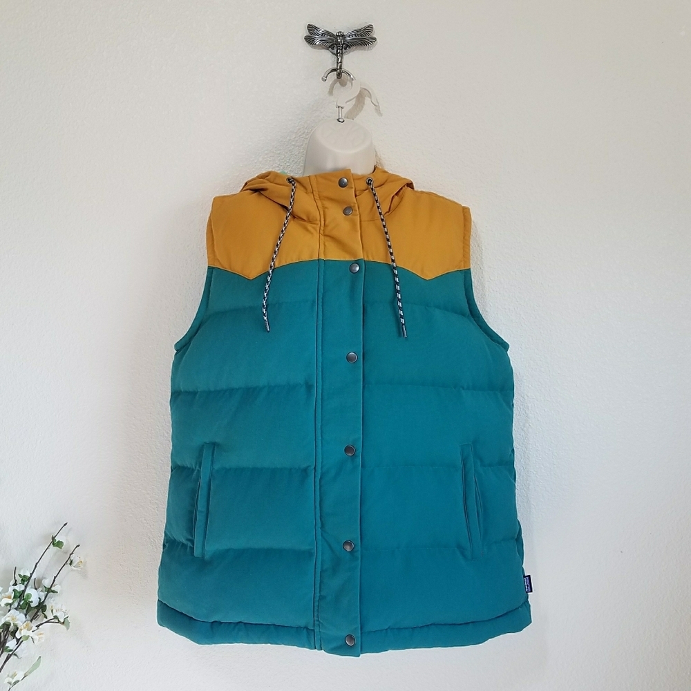 Patagonia Hooded Bivy Vest in Arbor Green